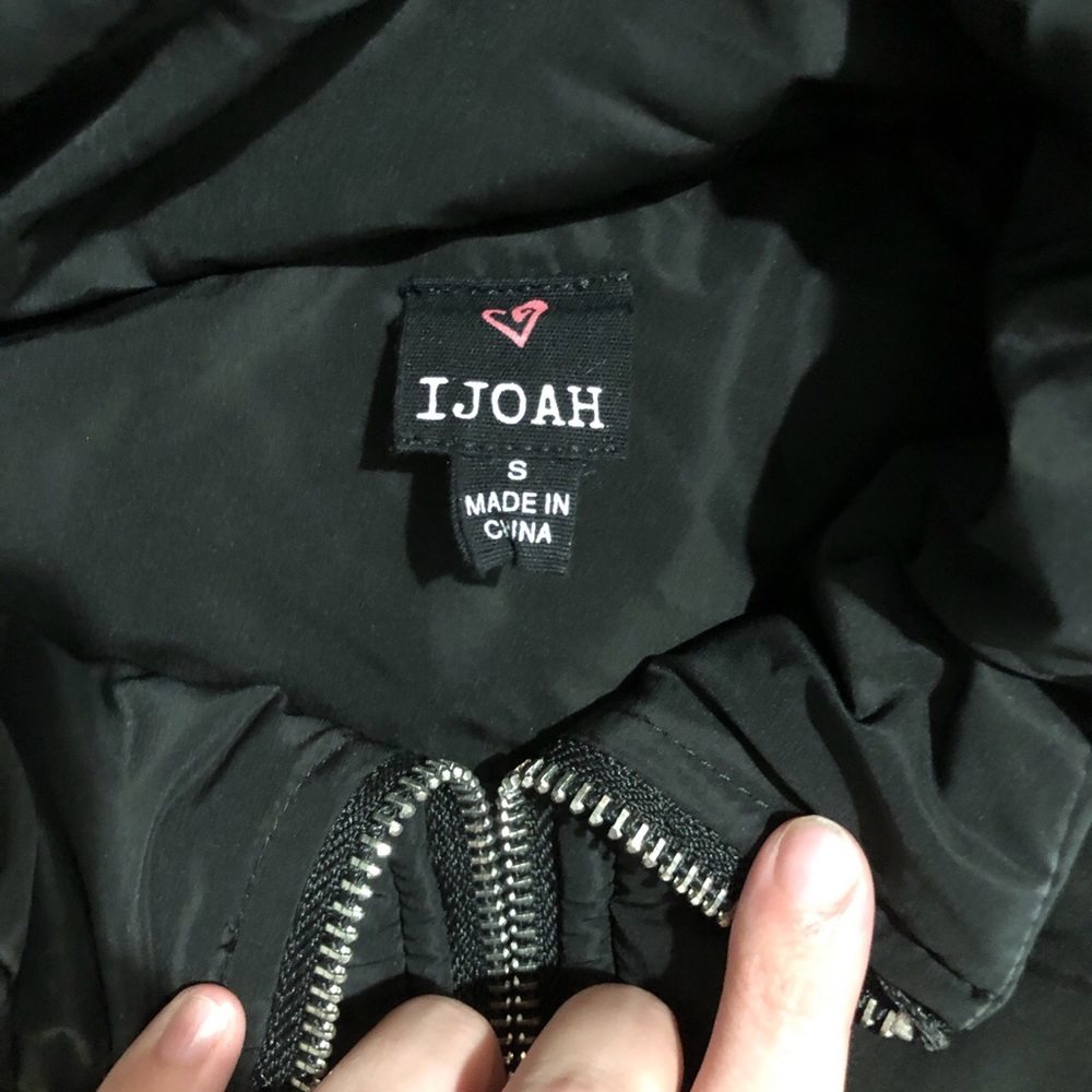 Brand new black sleeveless jacket - Picture 2 of 2